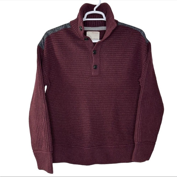 Lot of three Banana Republic Heritage sweaters, Size large - Picture 7 of 7